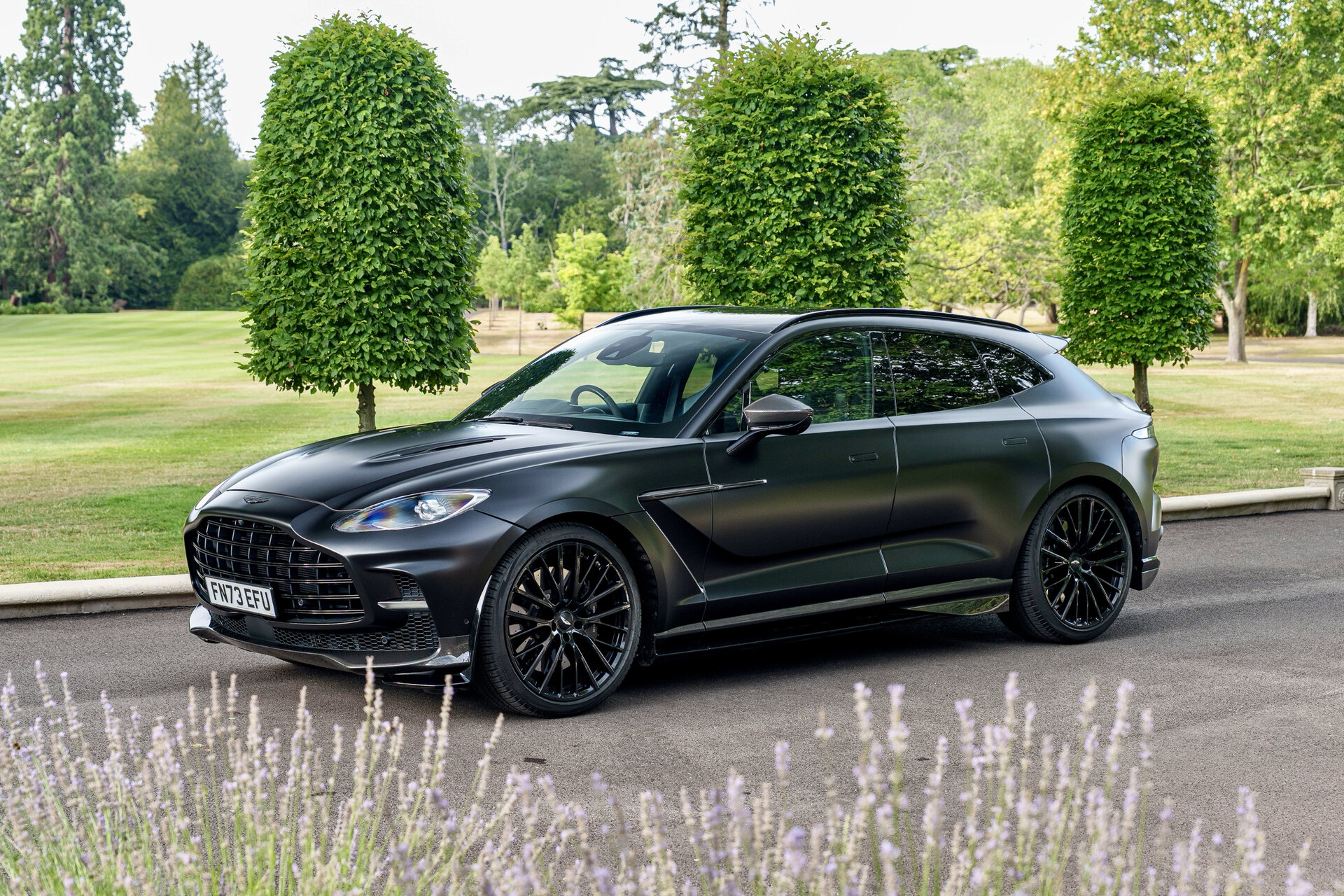 Aston Martin DBX